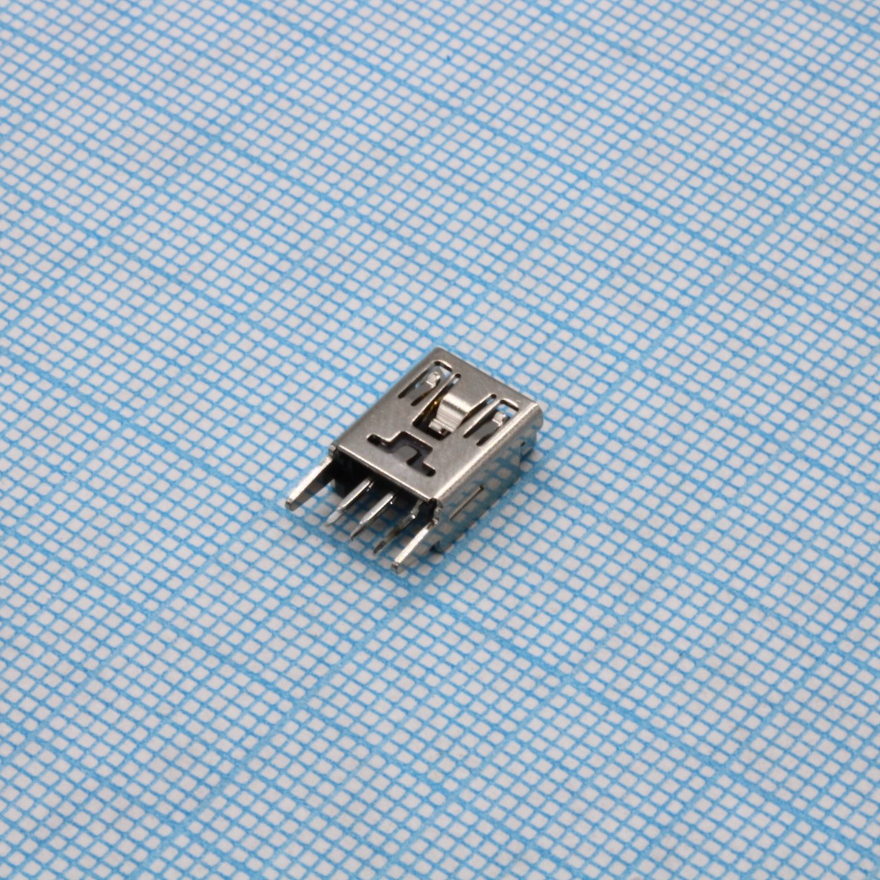 DS1104-03-BN0ST