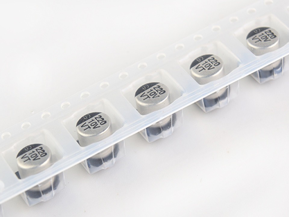 220мкф 10в VT 105° (6,3Х5,4) SMD конденсатор RUME VT1A221MCRE54 (арт. 310850)